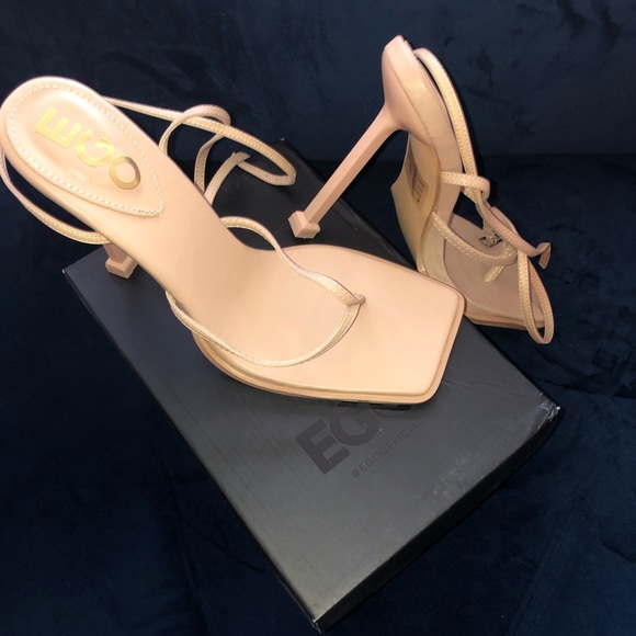 NEW EGO Shoes- NUDE THONG BUCKLE STRAP DETAIL SQUARE TOE STILETTO (Size US 8) - Picture 2 of 10
